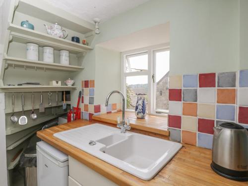 Dapur atau dapur kecil di Athelstan Cottage