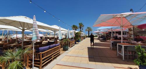 Φωτογραφία από το άλμπουμ του BnBIsrael apartments - Ramat Yam Marine σε Herzelia 