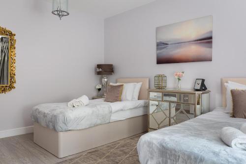 Cromwell road apartments
