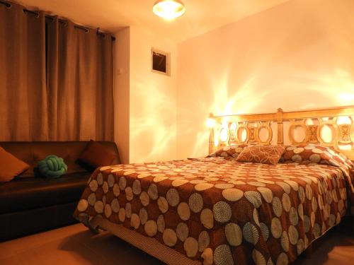 Cama o camas de una habitación en Los Prados Minimalist Home by Lunian