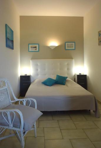 APPARTEMENTS DANS VILLA EN REZ DE JARDIN