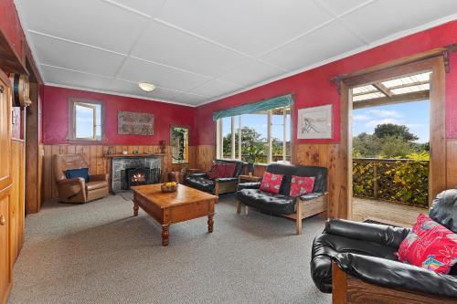 Afbeelding uit fotogalerij van Beachy Bach - Mangawhai Heads Holiday Home in Mangawhai