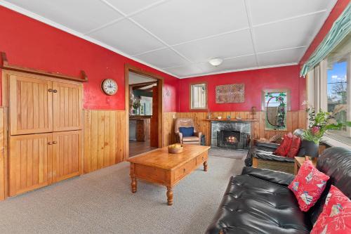 Afbeelding uit fotogalerij van Beachy Bach - Mangawhai Heads Holiday Home in Mangawhai