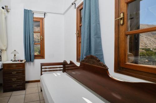 Foto dalla galleria di Private Villa Evgenia with swimming pool a Perissa
