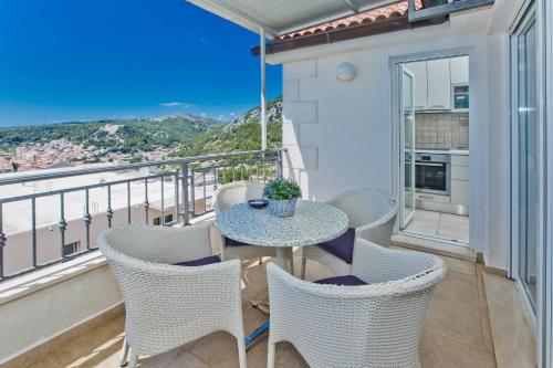 Relaxing holiday sunset apartment