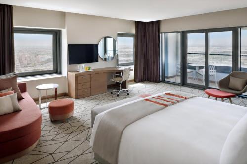 Holiday Inn & Suites - Dubai Festival City by IHG Image
