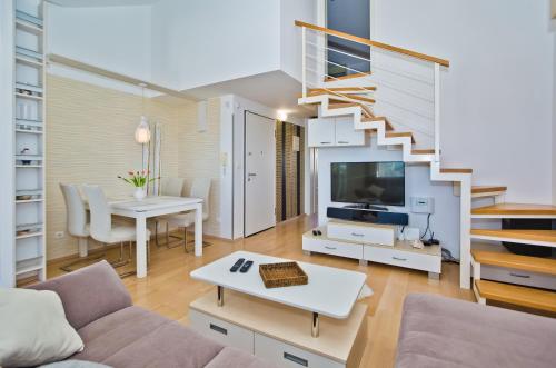 Relaxing holiday sunset apartment