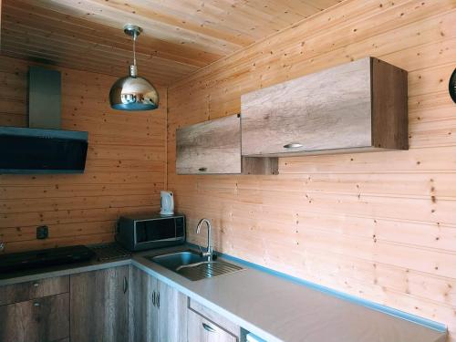 Φωτογραφία από το άλμπουμ του Domki drewniane u Marioli σε Jastrzębia Góra