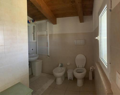 Ένα μπάνιο στο Villa con Biolago - Upstairs