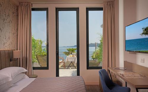 Gallery image of Hotel Du Lac in Gardone Riviera
