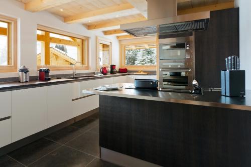 Chalet Isabelle Mountain lodge 5 stars 6 bedroom en suite sauna spa inox photo 31