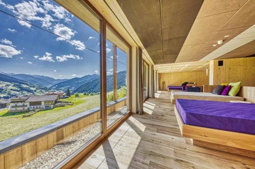 Nespecifikovaný výhled na hory nebo výhled na hory při pohledu z hotelu