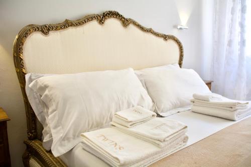 Ένα ή περισσότερα κρεβάτια σε δωμάτιο στο Twins Apartment