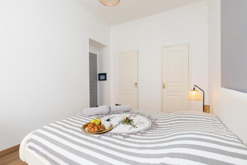 2 rooms apartment, near the sea and local market