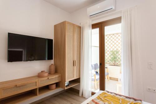Blue Jasmine Apartments