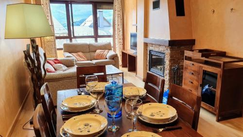 Kuchyň nebo kuchyňský kout v ubytování Peña Sabocos, apartamento turístico Panticosa