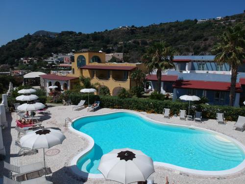 Foto dalla galleria di Hotel Bougainville a Città di Lipari