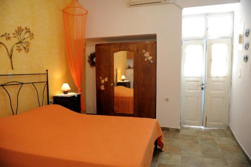 Φωτογραφία από το άλμπουμ του Pepi's Rooms στον Τριοβάσαλο