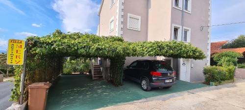 Gallery image of Apartments Mery in Supetar