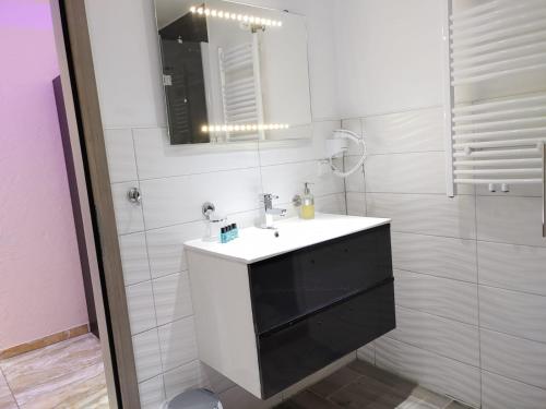 Un baño de Hotel Babylon am Europa-Park