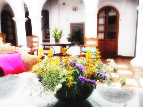 A seating area at El Beaterio Apartments