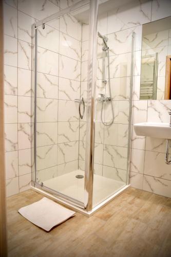 Ένα μπάνιο στο Hotel Nadodrzański Dwór - Nowa Sól