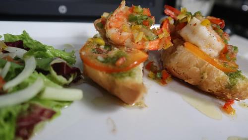ホリデーパークの敷地内または近くでの食事または食べ物