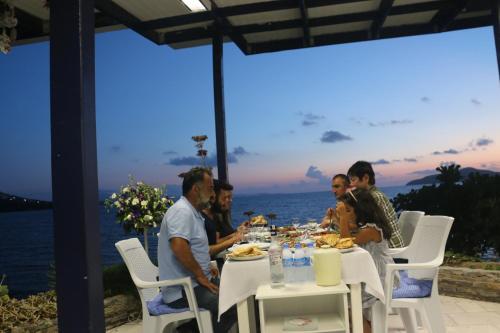 A restaurant or other place to eat at Urga Butik Otel & Restaurant