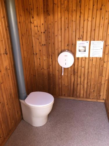 ห้องน้ำของ Vandrarhem Lövö