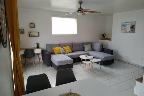 Appartement T3 Spacieux avec vue sur l'étang de Thau au 1er étage d'une villa - entrée indépendante
