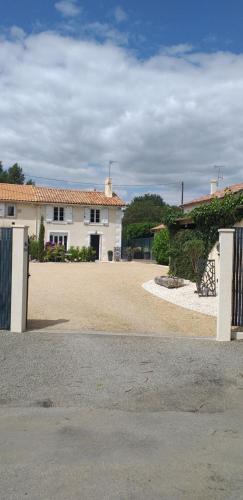 Gallery image of la bouquetiere in Mazières-en-Gâtine