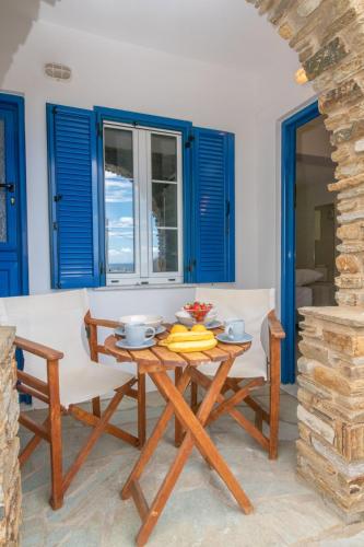 Gallery image of Porto Vidali in Agios Ioannis Tinos
