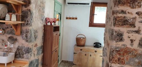 Una cocina o cocineta en the old bakery room