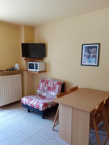 Μια τηλεόραση ή/και κέντρο ψυχαγωγίας στο Residence Iris BeB
