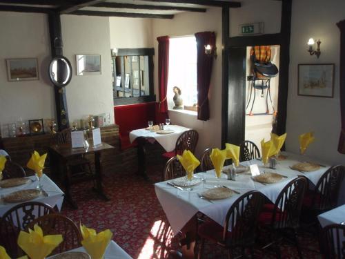 Mucky Duck Inn – Photos 4