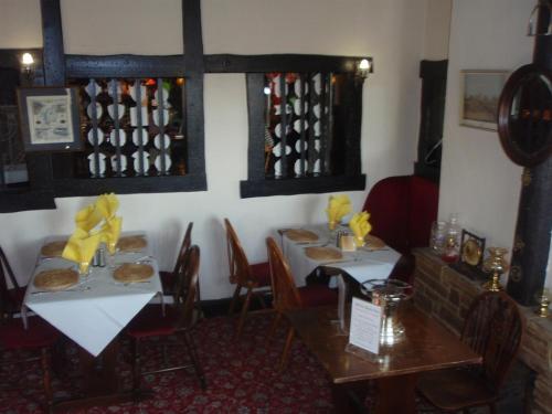 Mucky Duck Inn – Photos 5
