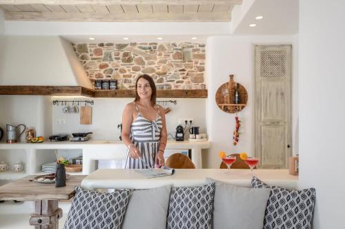 Η κουζίνα ή μικρή κουζίνα στο Honey & Cinnamon Luxury Suite