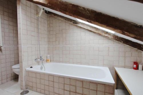 Stylish 1-Bedroom Apartment in Malasaña-Central Madrid