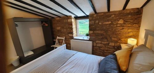 Gallery image of Quirky Cottage - Dogs Welcome - Free 24 hr Cancellation's in Corsham