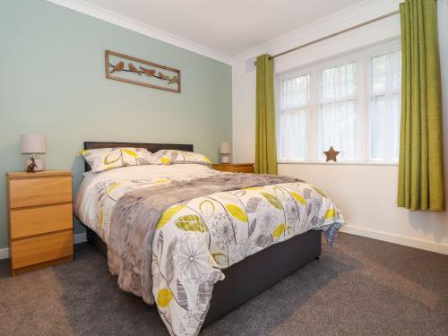 En eller flere senge i et værelse på Little Jack's