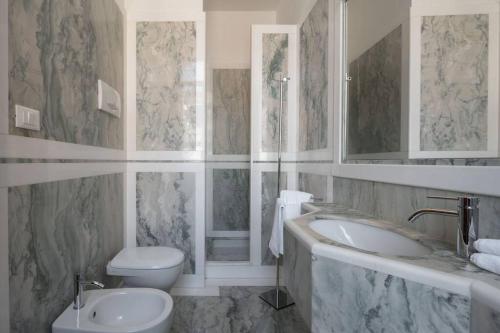 Koupelna v ubytování Giglio Suite 2476