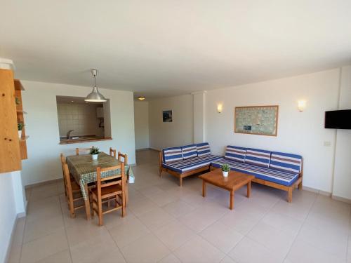Trill Mirasol D primera linea mar