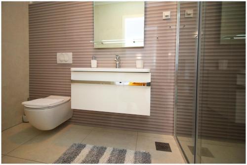 Ένα μπάνιο στο Apartmani Đurđica