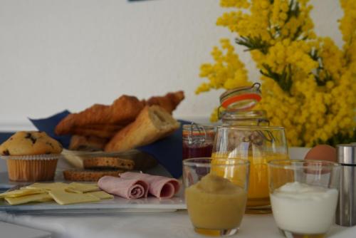 الطعام في الفندق أو بالجوار