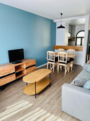 Ocean Cliffs Apartments