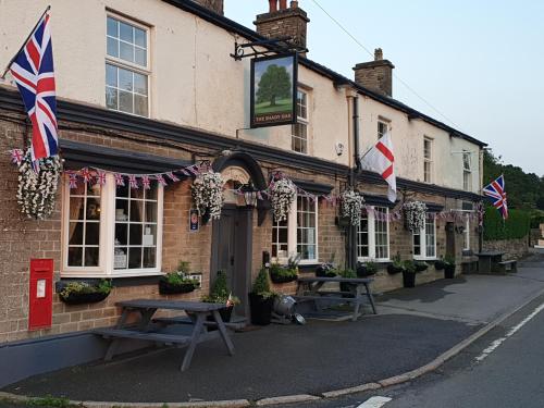 The Shady Oak Country Inn