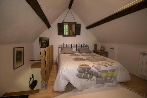 Postel nebo postele na pokoji v ubytování Gîte "L'Annexe du Parc" Sa Vue Splendide