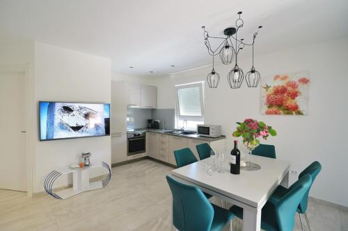 Villa Perla with swimming pool, Lovran - Opatija