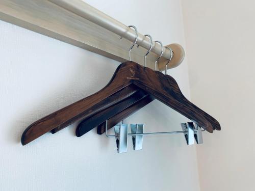 a wooden hanger with some knives in it at Toyoko Inn Seoul Dongdaemun II in Seoul