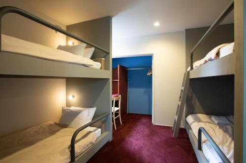Postel nebo postele na pokoji v ubytování Takigahara Craft & Stay